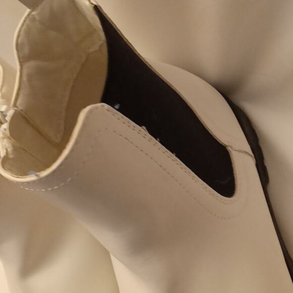 Girls MIA Ellowin White Chelsea Boots Size 4  Glitter Midsoles. Chunky, Boho. - Picture 3 of 8